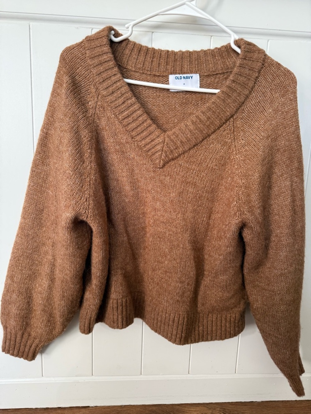 Old Navy V-Neck Sweater in Camel Brown
